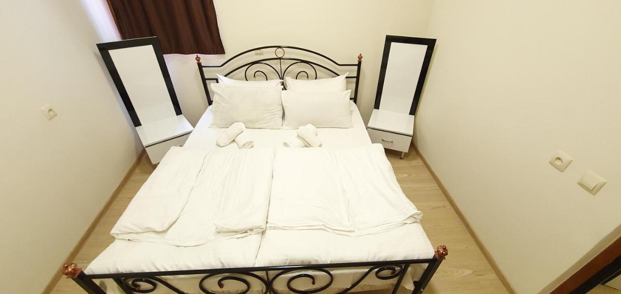 Tempus Hotel-Hostel เยเรวาน ภายนอก รูปภาพ