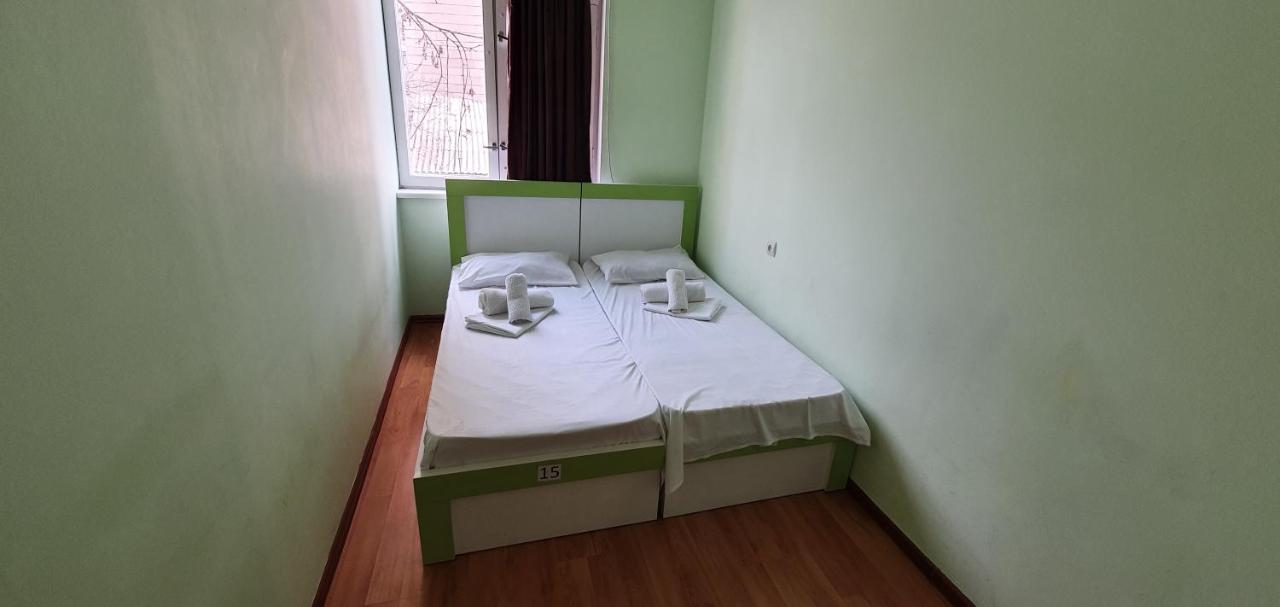 Tempus Hotel-Hostel เยเรวาน ภายนอก รูปภาพ