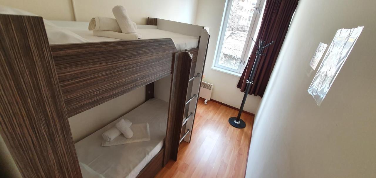 Tempus Hotel-Hostel เยเรวาน ภายนอก รูปภาพ